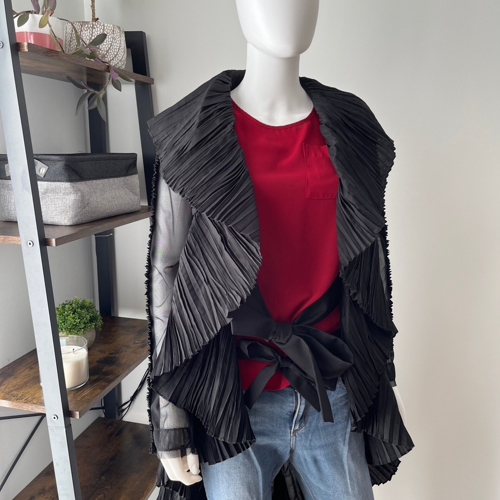 Marie Saint Pierre Elegant Black Pleated Women's Vest Size 0